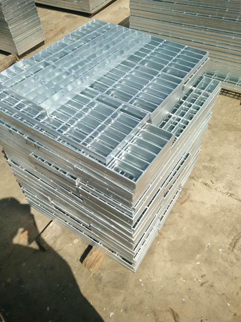 1505898697116345.jpg 239045973995802609.jpg